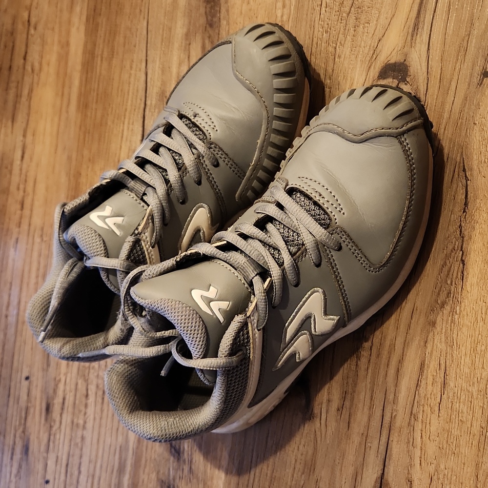 Ringer Turf Pitching Shoes